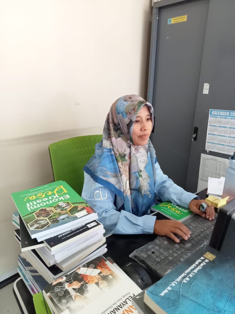 Tugas Pustakawan Bagian Pengolahan Buku: Kerja Sunyi yang Penuh Tanggung Jawab
