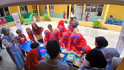 Lapak Buku KOCIPUS: Menumbuhkan Minat Baca dan Menanamkan Nilai Toleransi Sejak Dini